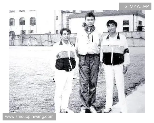 龚小兵与姚明携手共创篮球新篇章的传奇故事与启示